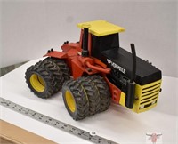 Scale Models  1/16 Scale Versatile 1150 Tractor
