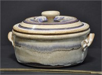 10.5" pottery covered casserole