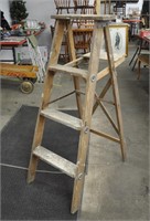 Vintage 4' wooden ladder with grab handle