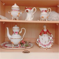 A Porcelain Tea Set without the Tea Cups