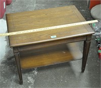 Wood accent table,  28x20x21.5