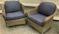 2 Outdoor Swivel Patio Chairs $490 Retail