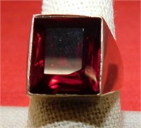 STERLING SILVER WITH GARNET RING SIZE 9.75