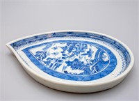 ANTIQUE CHINESE BLUE/WHITE CANTON LEAF-SHAPED DISH