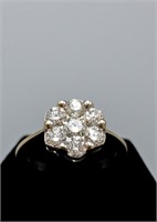 18 KT GOLD AND DIAMOND SET RING