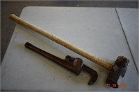 18" Pipe Wrench w/ Sledge Hammer