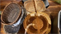 Lot of 10assorted sized wicker baskets, great for