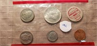 1969 Mint Set with SIlver Half Dollar