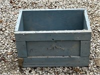 Vintage wood crate 22" x 14“ x 14“