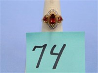 10kt 5gr Garnet & Diamond Ring - Size 7 1/2 -