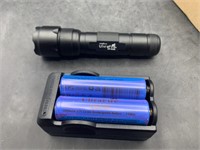 UltraFire flashlight kit