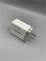 pd and c-type wall charger nugget
