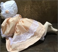 VINTAGE PORCELAIN LAYING ON TUMMY BABY DOLL PEACH