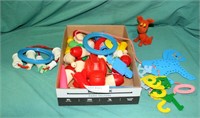 FLAT BOX OF PLASTIC TOYS & TOY PARTS
