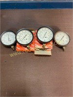 Assorted pressure gauges