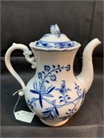 Meissen Porcelain Blue Onion Teapot, 7 1/4"H
