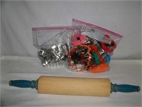 19" Rolling Pin & Cookie Cutters