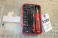 62 piece ratcheting scewdriver set