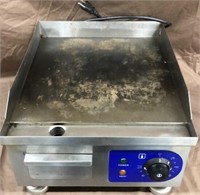 Electric griddle 15”x14”