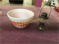 Pyrex 1.5 pint bowl & mini glass lantern