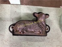 Cow mold