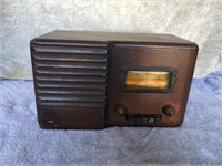 SIlvertone Model 7251 Radio