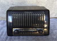 Silvertone Model 8024 Bakelite Radio