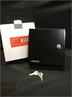 Universal cash box with keys