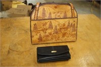 Detailed Wild Life Leather Purse & Wallet