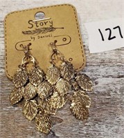 Dainty Lightweight Leafy Earrings