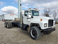 2001 Mack RD688S Cab & Chassis