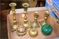 BRASS ITEMS & APPLE MARBLE PAPER WEIGHT