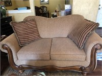 Love seat, 3 pillows