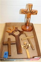 SELECTION OF WOOD CROSSES