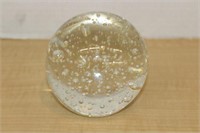 ARTGLASS PAPERWEIGHT WITH AIR BUBBLE DESIGN