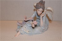 Hand Painted Porcelain Angel 6 x 7 x 5