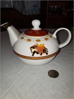 SMALL CERAMIC ELEPHANT TEA POT - BONE CHINA