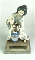 Lladro "Flower Arranger" Figurine, #4840
