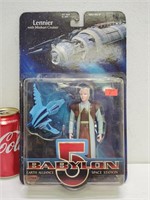 Figurine Babylon 5 Lennier with Minbari Cruiser