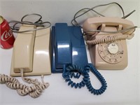 Lot de vieux téléphones à cadran