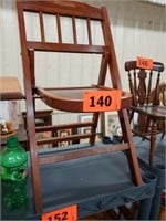 FOLDING CHAIR FOR COLLECTOR DOLLS