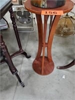 28" H ROUND TOP PLANT STAND
