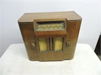 Antique Roger's Majestic Radio