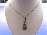 14Kt Gold Necklace w/White&Pink Stone Pendant-1.7g