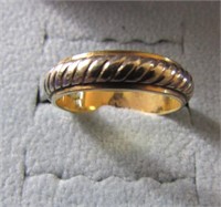 14Kt Gold Ring Size 8-4.9g
