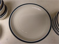 33 PIECES OF DISHWARE