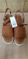 Women's shoes size 8 1/2 NEW