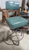 industrial swivel stool adjustable height