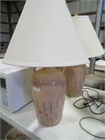 pair of lamps w/shades