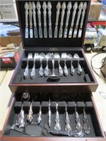 reed & barton svc/12 silverware set w/serving pcs